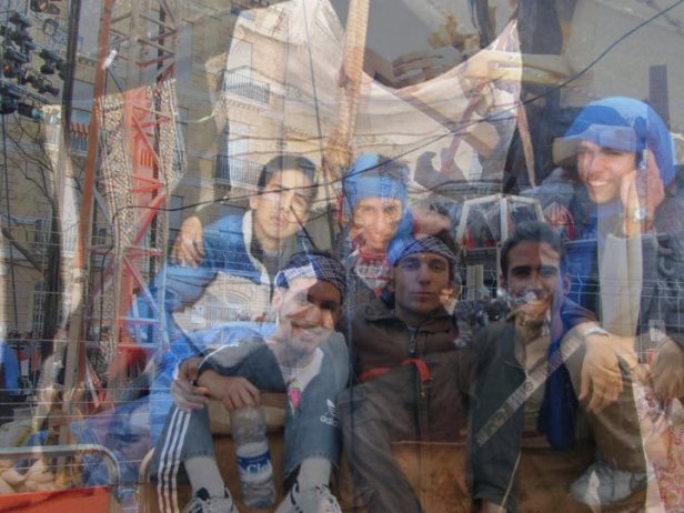 Una de las fotos de mi escritorio con dos de mis mejores amigos.